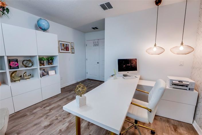 Image No.22-5 Bed Property for sale