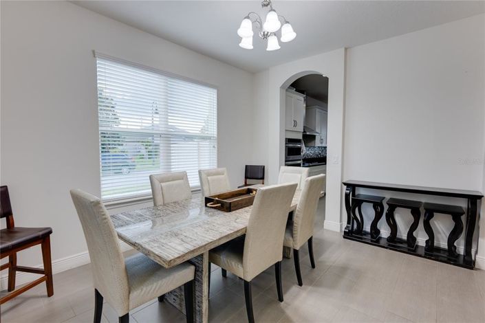 Image No.8-5 Bed Property for sale