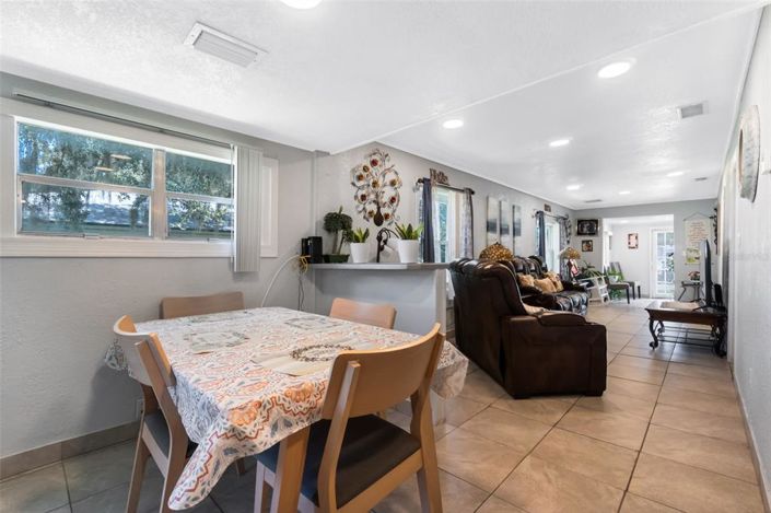 Image No.8-Propriété de 2 chambres à vendre à États-Unis