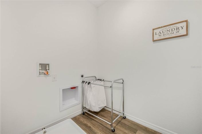 Image No.28-5 Bed Property for sale