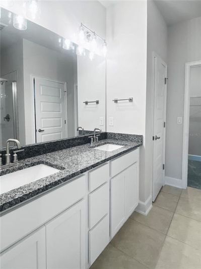 Image No.10-Propriété de 4 chambres à vendre à États-Unis