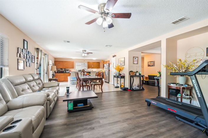 Image No.10-4 Bed Property for sale