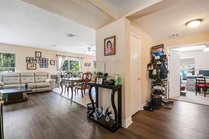 Image No.8-4 Bed Property for sale