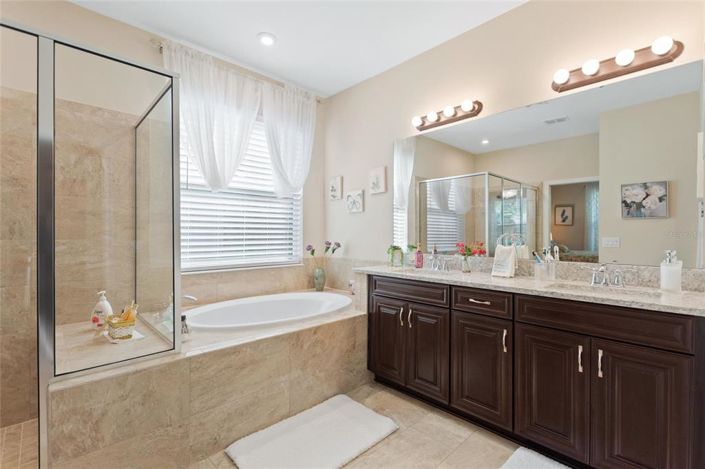 Image No.21-4 Bed House for sale