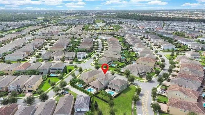 Image No.9-8 Bed House for sale