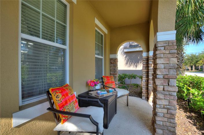 Image No.2-5 Bed Property for sale