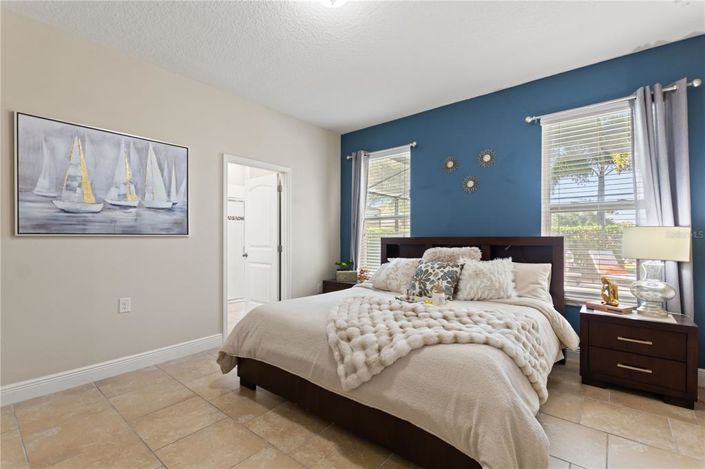 Image No.28-5 Bed Property for sale