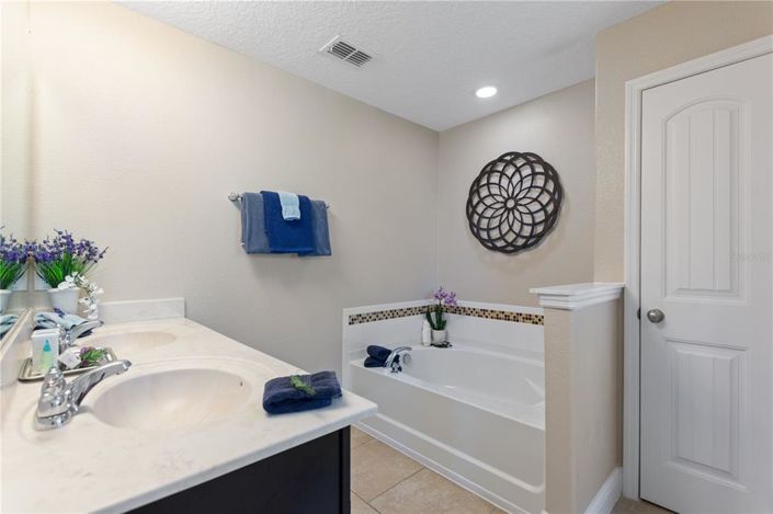 Image No.45-5 Bed Property for sale