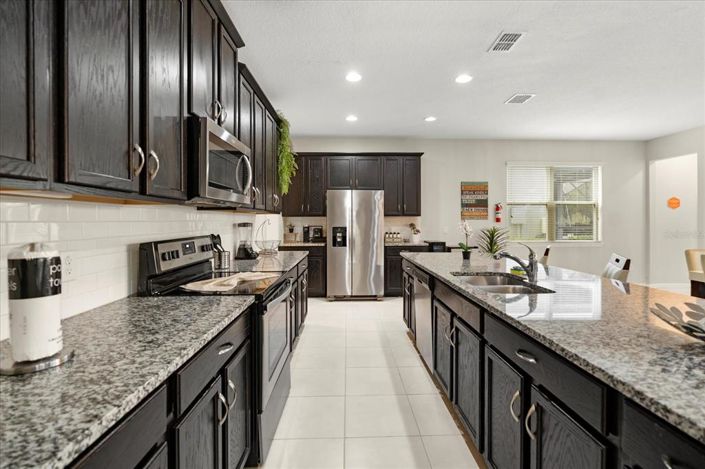 Image No.12-5 Bed House for sale