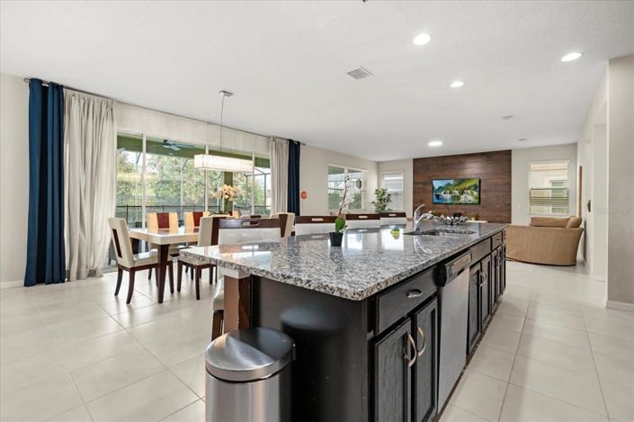 Image No.13-5 Bed House for sale