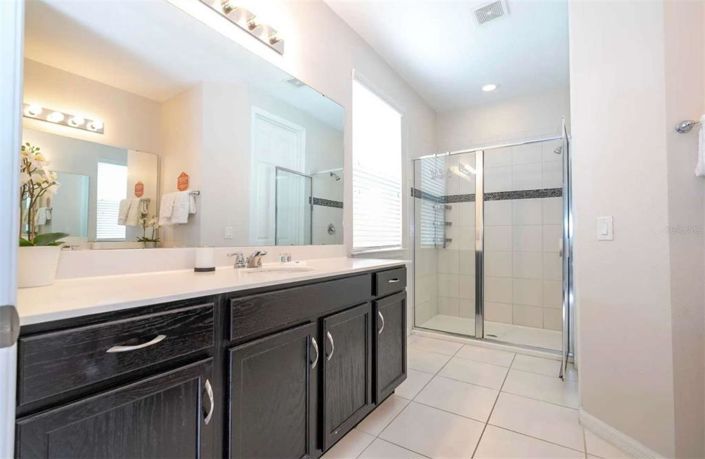 Image No.37-5 Bed Property for sale