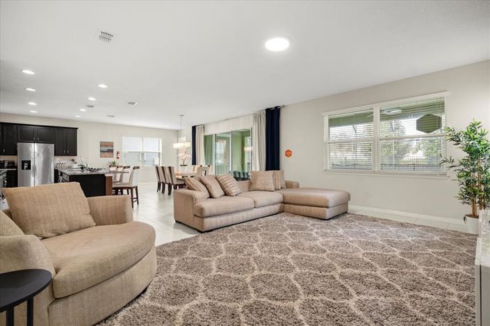 Image No.4-5 Bed House for sale