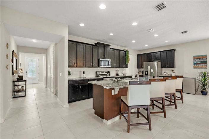 Image No.9-5 Bed House for sale