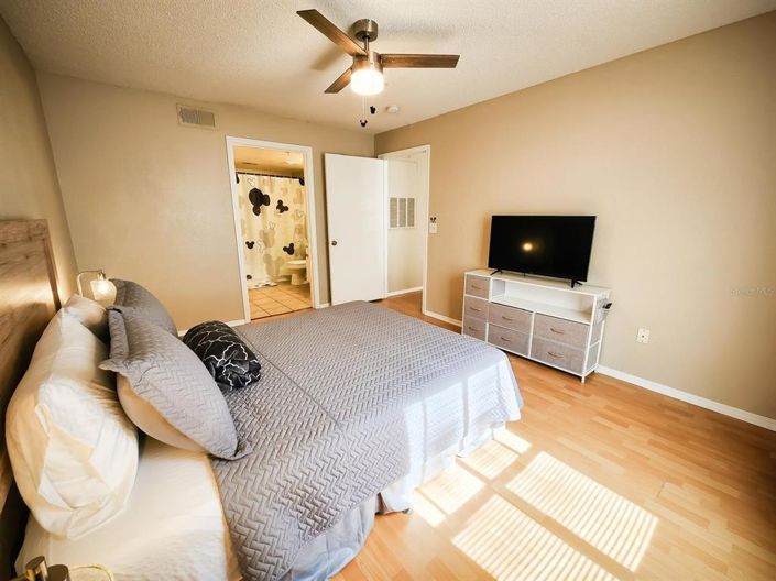 Image No.22-2 Bed Property for sale