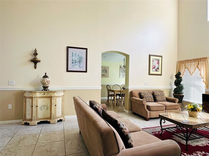 Image No.14-5 Bed Property for sale