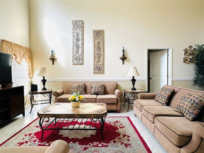 Image No.2-5 Bed Property for sale