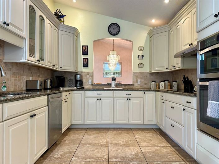 Image No.4-5 Bed House for sale