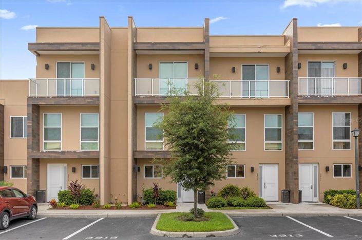 Image No.2-3 Bed Townhouse for sale