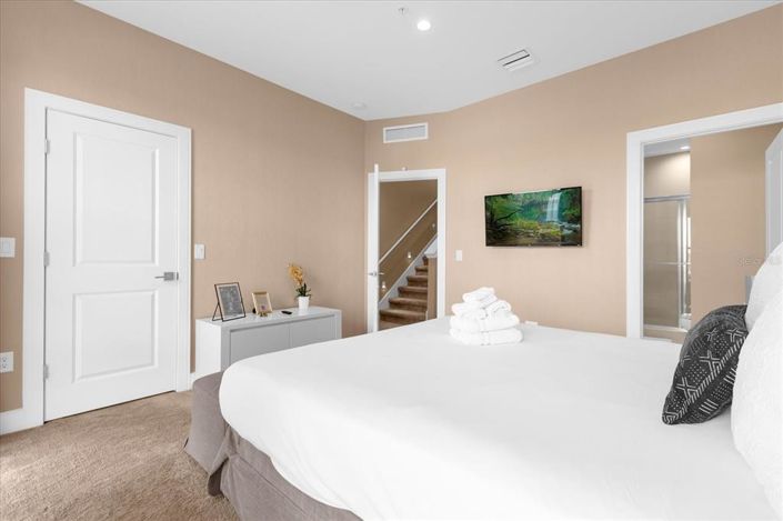 Image No.24-3 Bed Townhouse for sale