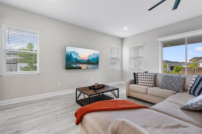 Image No.12-4 Bed Property for sale