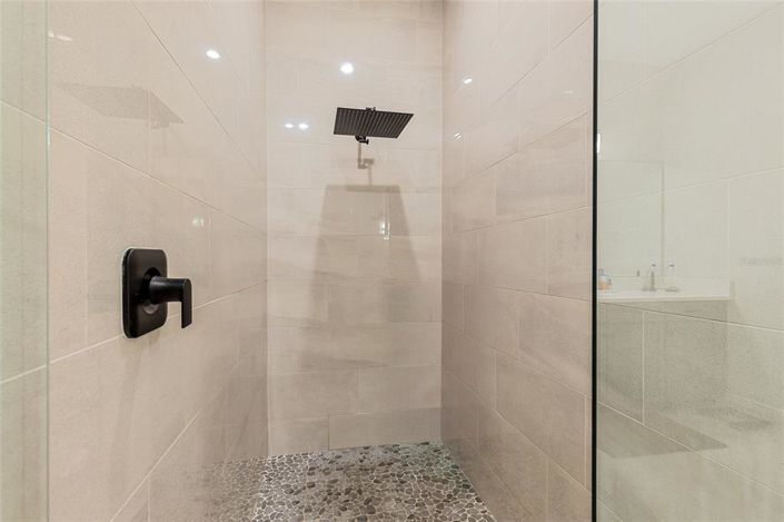 Image No.23-4 Bed Property for sale