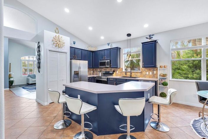 Image No.4-4 Bed Property for sale