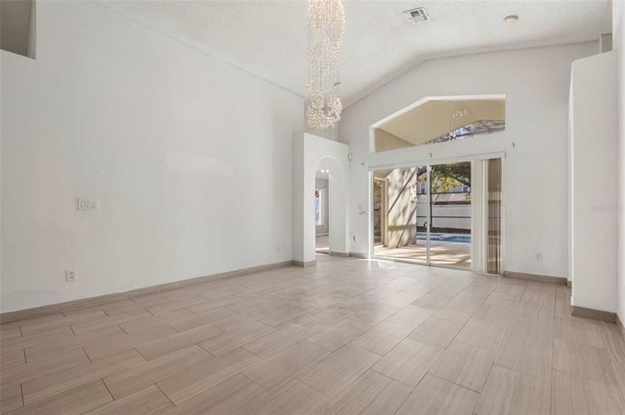 Image No.9-Propriété de 4 chambres à vendre à Kissimmee