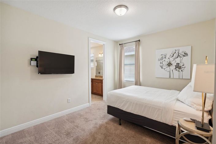 Image No.22-10 Bed House for sale