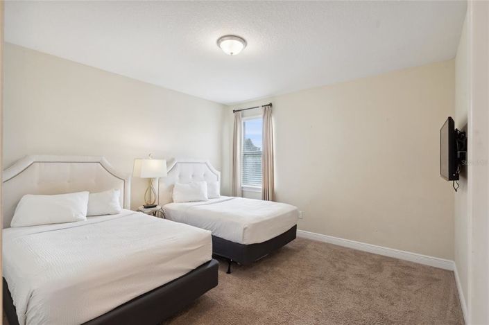 Image No.33-10 Bed Property for sale