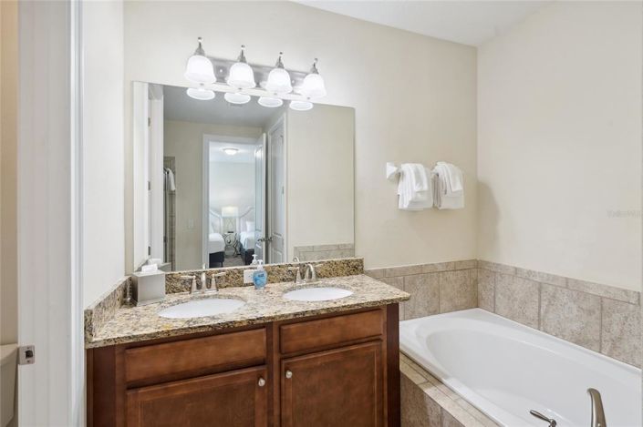 Image No.36-10 Bed House for sale