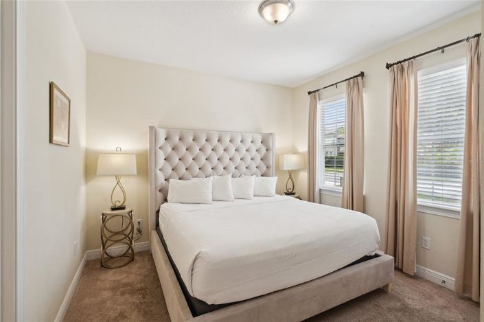 Image No.42-10 Bed Property for sale