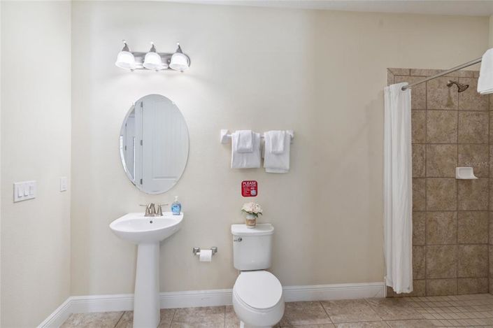 Image No.44-10 Bed House for sale