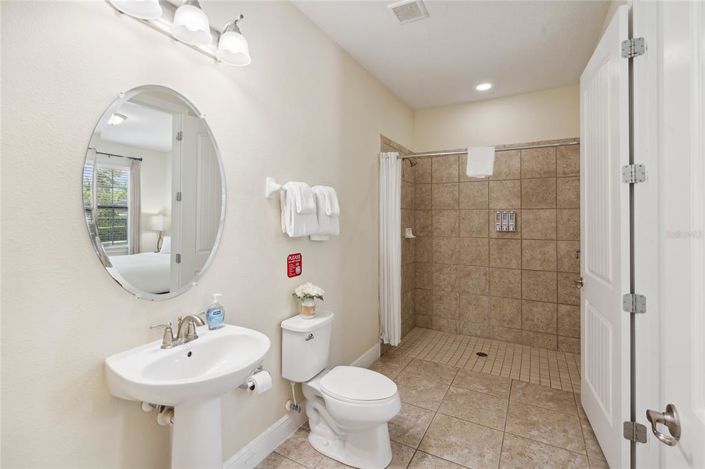 Image No.45-10 Bed House for sale