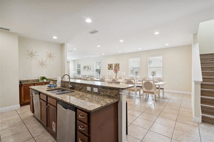 Image No.55-10 Bed House for sale