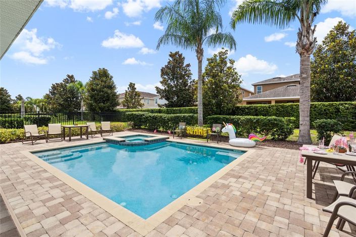 Image No.60-10 Bed Property for sale