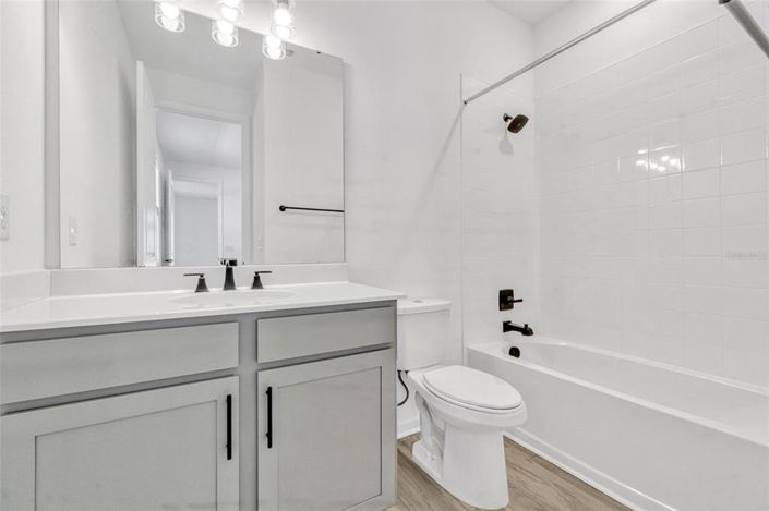 Image No.30-5 Bed House for sale