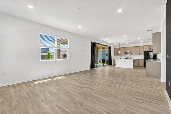 Image No.4-5 Bed House for sale