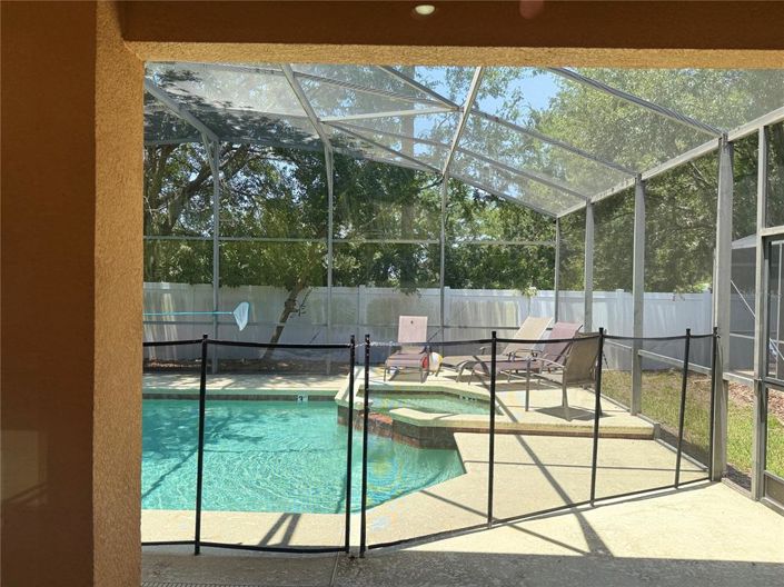 Image No.24-6 Bed House for sale