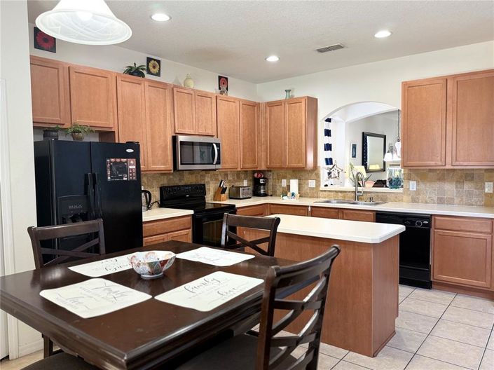 Image No.6-6 Bed House for sale