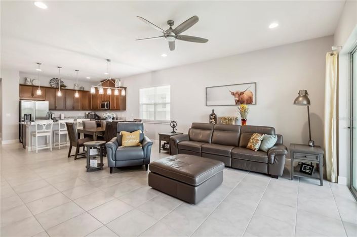 Image No.8-3 Bed Property for sale