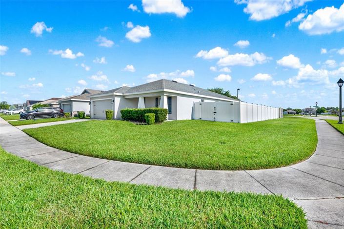 Image No.2-4 Bed Property for sale