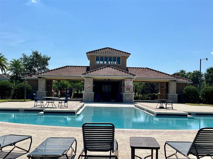 Image No.12-4 Bed Property for sale