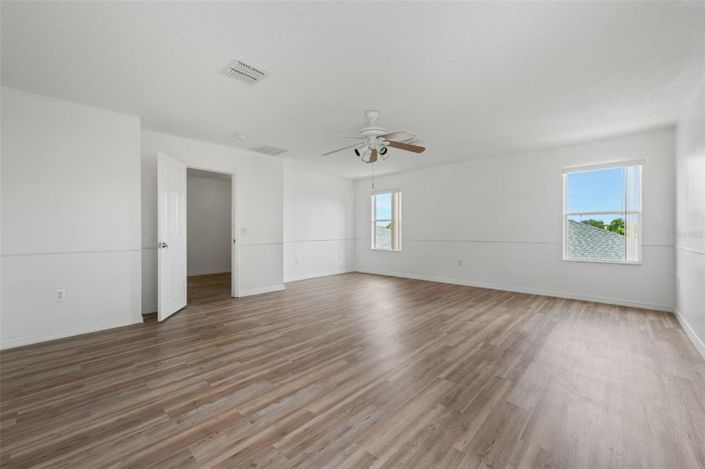 Image No.19-4 Bed Property for sale