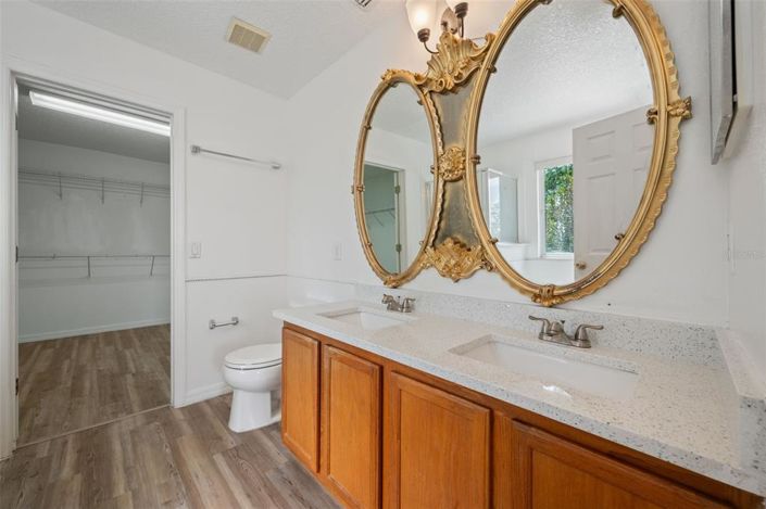 Image No.22-4 Bed Property for sale