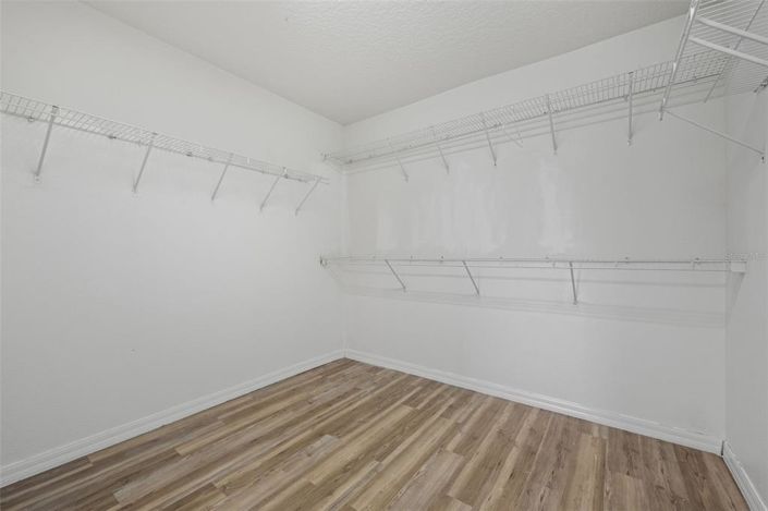 Image No.23-4 Bed Property for sale