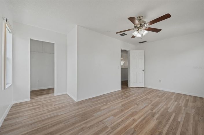 Image No.26-4 Bed Property for sale