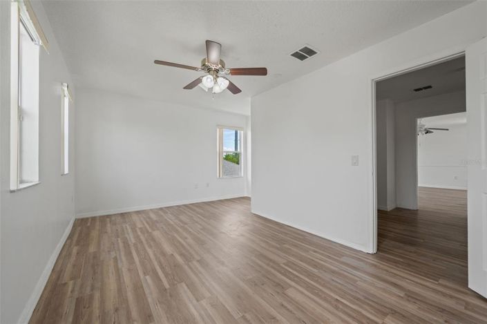 Image No.27-4 Bed Property for sale