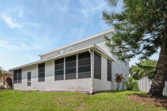 Image No.39-4 Bed Property for sale