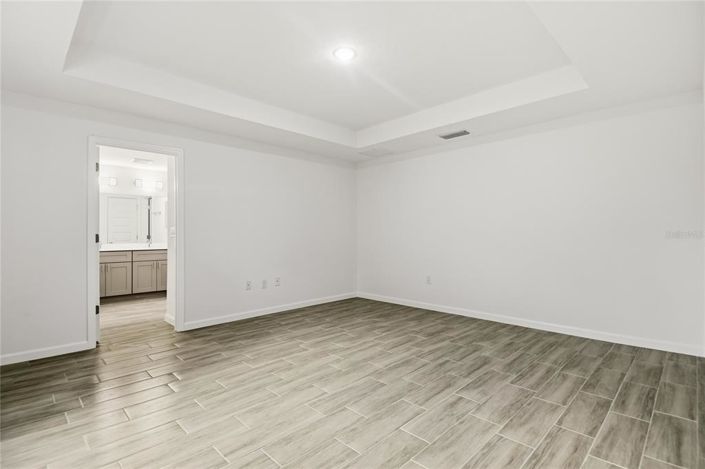 Image No.12-4 Bed Property for sale