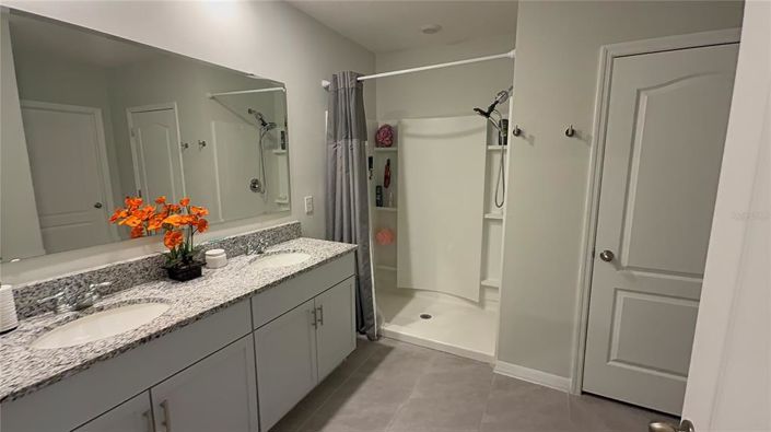 Image No.16-4 Bed Property for sale